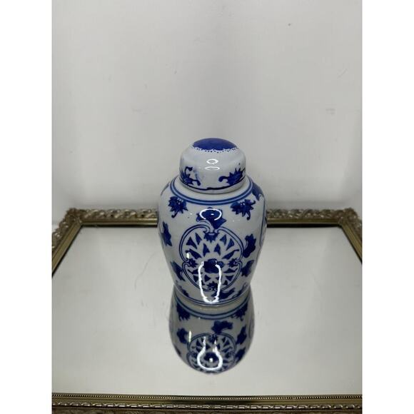 Vintage Asian Ginger Jar With Lid/Asian Marked/Blue/White/Flowers/Porcelain - Picture 4 of 10